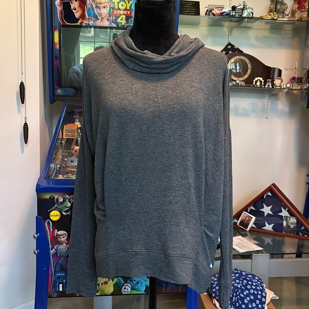 Yogalicious Sweater Women's Medium Grey Cowl Neck Pockets Pullover